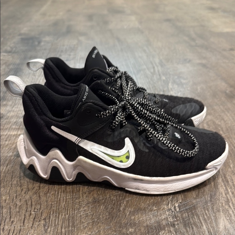 Nike Giannis youth Basketball shoes